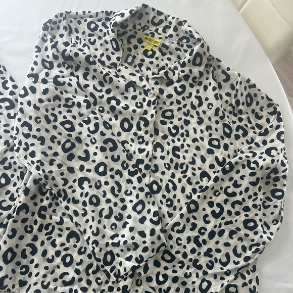 Leopard Print Women’s pajamas, size large - Picture 2 of 4